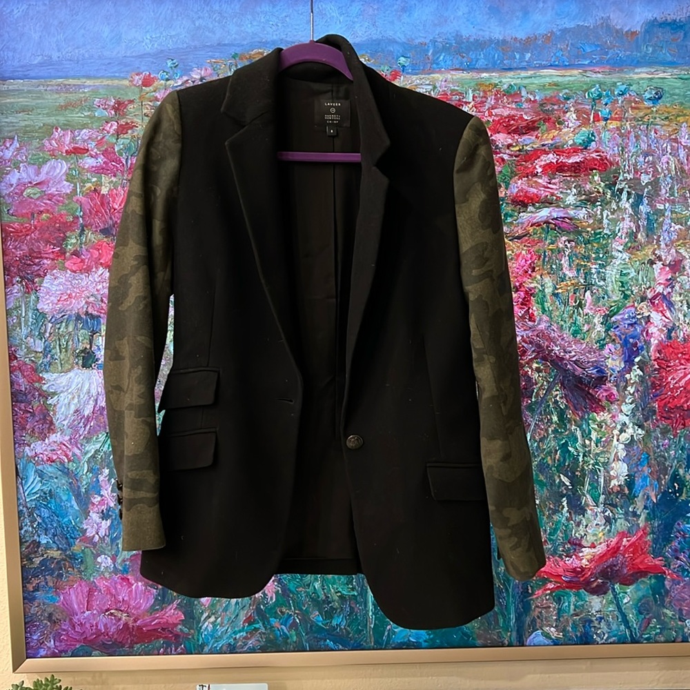 Laveer cashmere and wool blazer. black and camouflage
